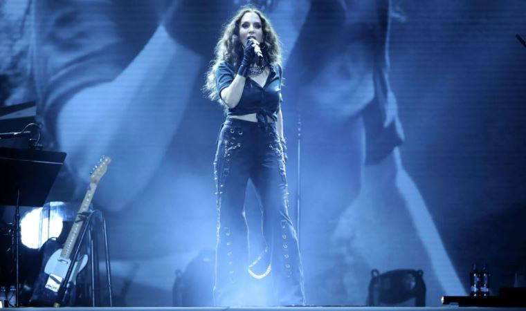 Sertab Erener'den “Boş vermeyeceğiz oy vereceğiz” konseri