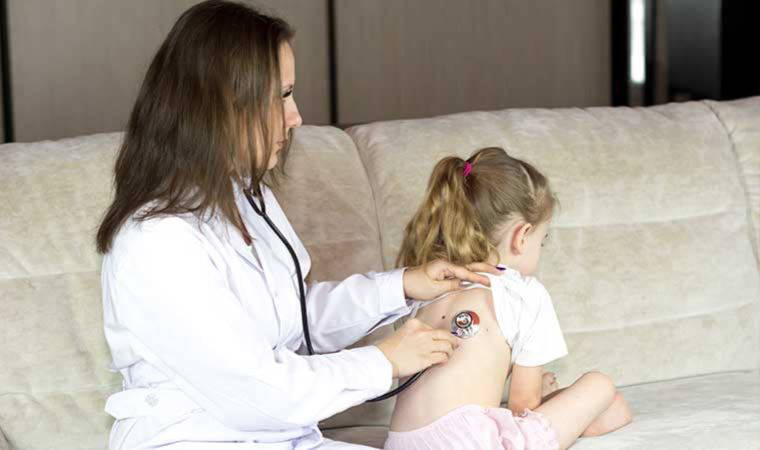 Çocuk ishalinde önlenemeyen sıvı kaybı hayati tehlikeye yol açabiliyor