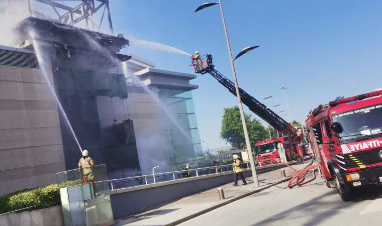 Son dakika... İstinyePark AVM'de yangın!