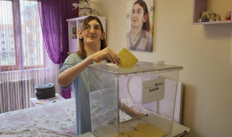 "Dünyanın en uzun boylu kadını" Rümeysa Gelgi oyunu kullandı