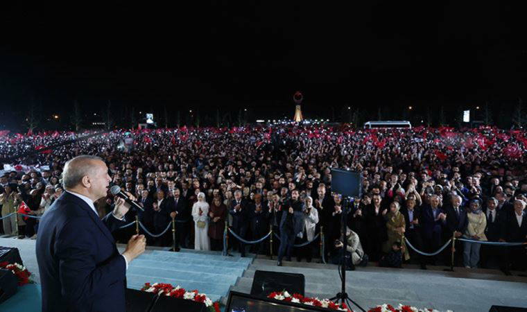 Erdoğan balkon konuşmasında Demirtaş'ı hedef aldı, kalabalık 'Selo'ya idam' sloganları attı