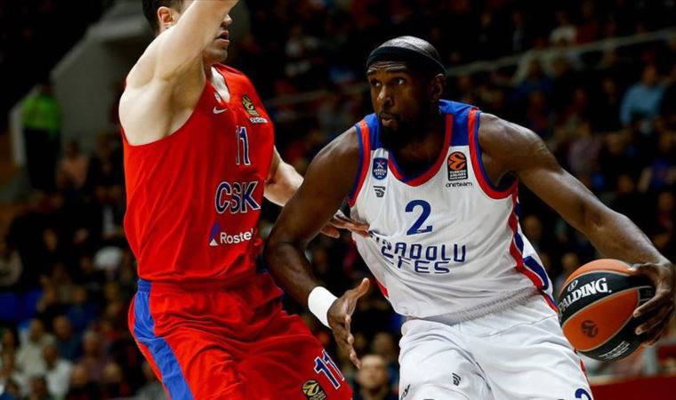 Anadolu Efes'in basketbolcusu Chris Singleton kalp krizi geçirdi