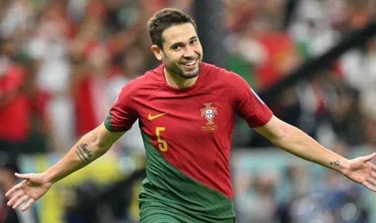 Raphael Guerreiro'ya Bayern Münih kancası