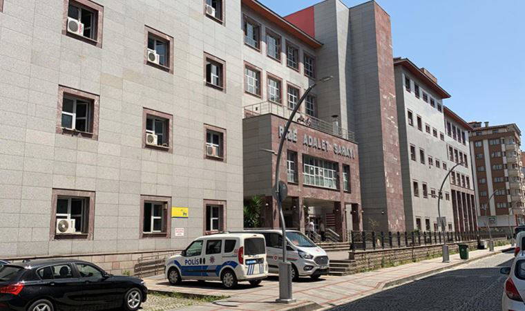 Rize'de 14 yaşındaki çocuk annesini tehdit eden babasını öldürdü!