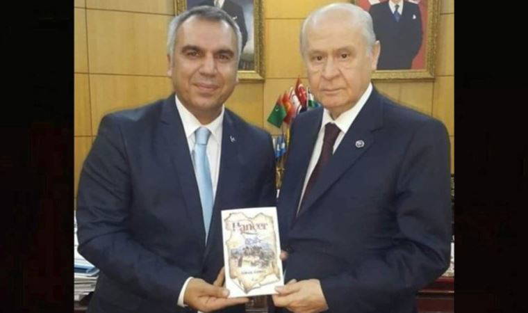 Akıllara durgunluk veren olay.... MHP'li milletvekili adayı, ölen yazarın kitabını kendi kitabıymış gibi tanıttı!