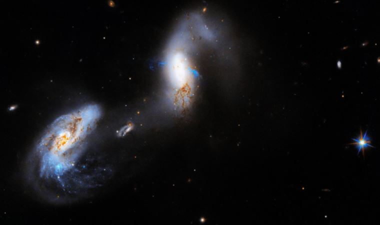 Hubble Uzay Teleskobu olağanüstü parlak galaksileri fotoğrafladı