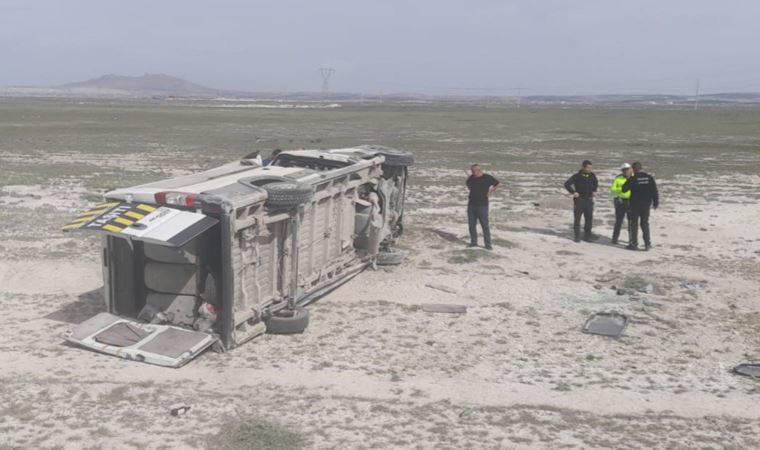 Konya'da feci kaza... Öğrencileri taşıyan minibüs şarampole devrildi: 11 yaralı