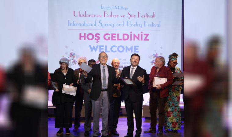 Maltepe’ye bahar, şiirle geldi