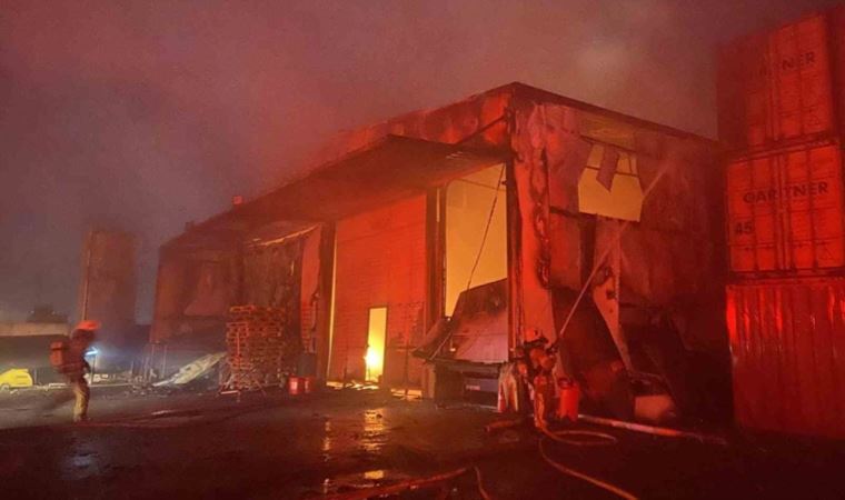 İstanbul'da lojistik deposunda yangın!