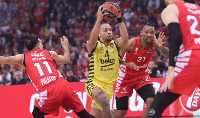 Fenerbahçe Beko'lu basketbolcu Carsen Edwards'tan taraftara mesaj