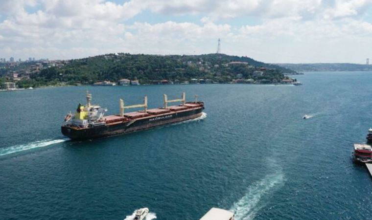 İstanbul Boğazı'nda gemi trafiği çift yönlü durduruldu