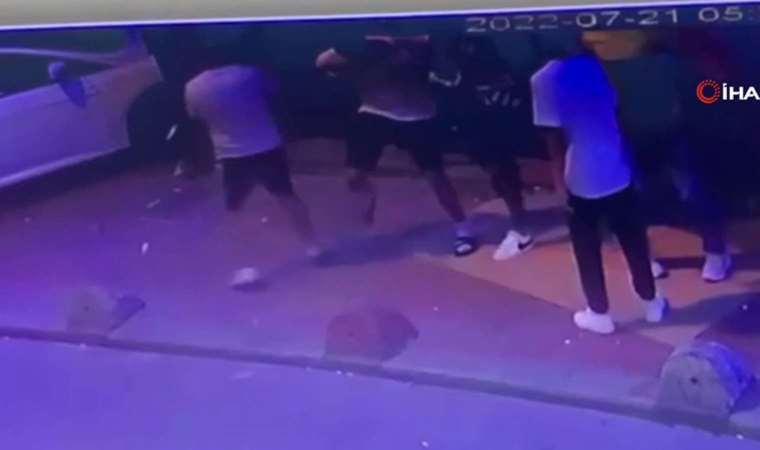Taksim'de Norveç vatandaşı genci darbedip gasbettiler!