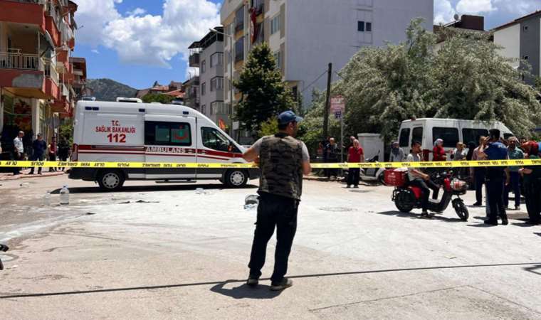 Burdur'da dehşet anları: Asker olduğu iddia edilen bir kişi benzinle kendini yaktı