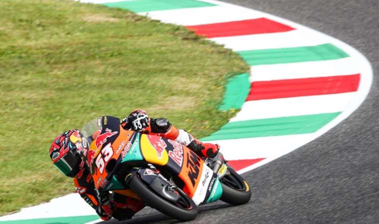 Milli motosikletçi Deniz Öncü, 0.051 saniyelik farkla birinciliği kaçırdı