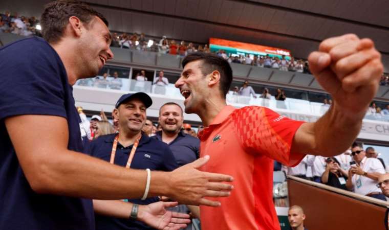 Novak Djokovic'ten Fransa Açık'ta tarihi zafer: Rafael Nadal'ı geride bıraktı