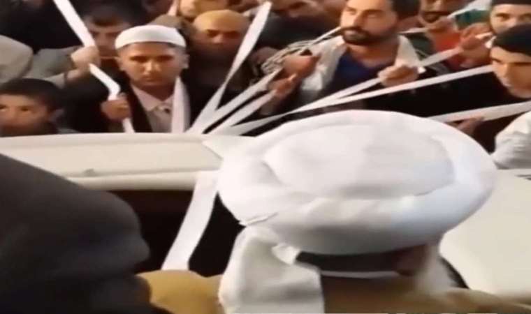 Menzil tarikatının ipli 'tevbe ritüeli' gündem oldu: Şeyh söyledi, müritler tekrarladı!