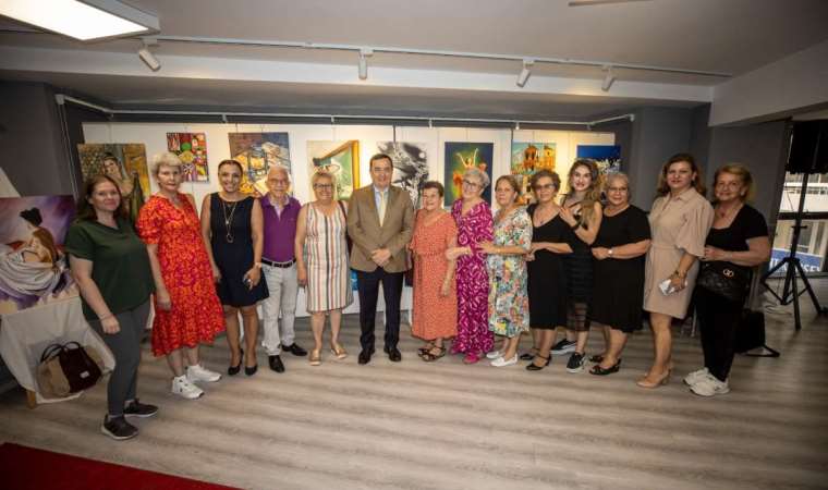 Konak İleri Yaş Sağlıklı Yaşam Merkezi’nin kursiyerlerinden yıl sonu sergisi