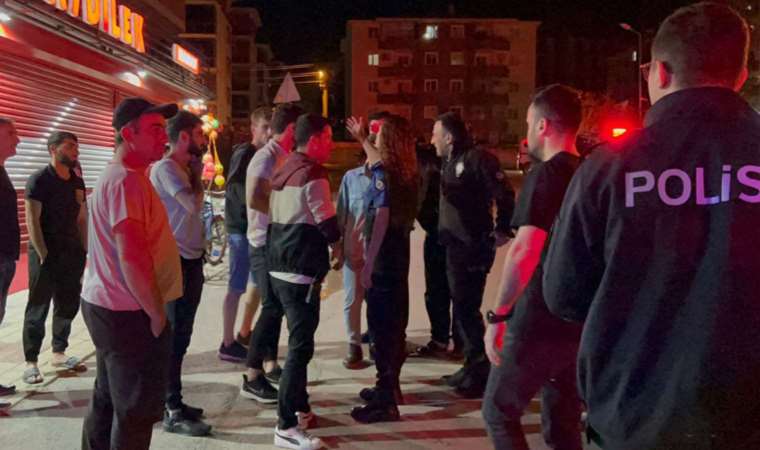 Kavgayı ayırmaya gelen polislere saldırı: 2'si polis 3 yaralı