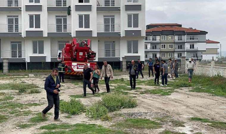 Rezidansta alıkonulan kadını polis ve itfaiye kurtardı