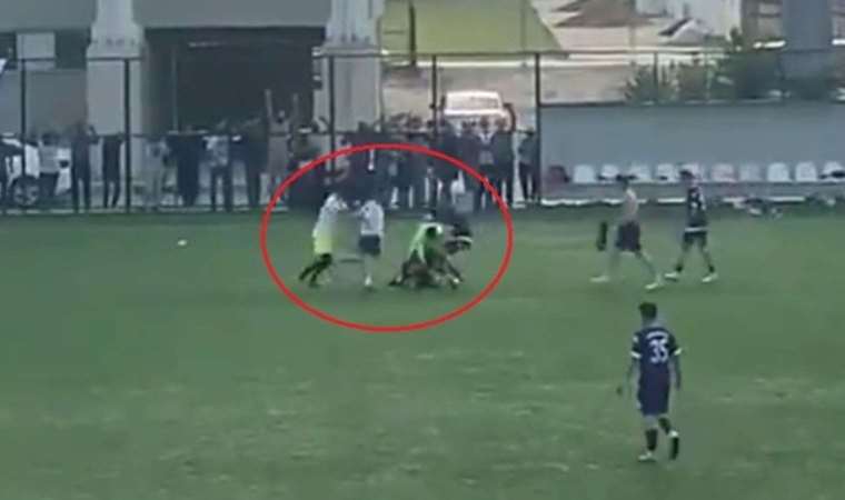 Amatör maçta tekmeler havada uçuştu