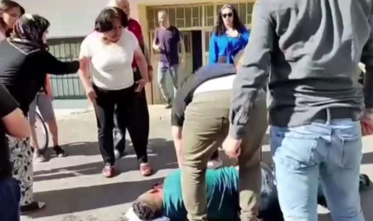 İstanbul'da sokak ortasında cinayet! Evinin önünde kalbinden ve ayağından bıçaklandı...