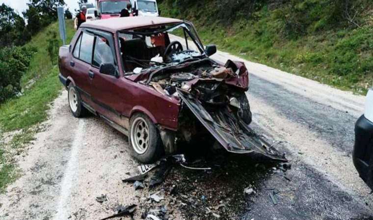 Otomobiller kafa kafaya çarpıştı: 1 kişi hayatını kaybetti, 1 kişi yaralandı!