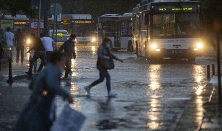Meteoroloji çok sayıda ili saat vererek uyardı: Sel, su baskını, yıldırım...