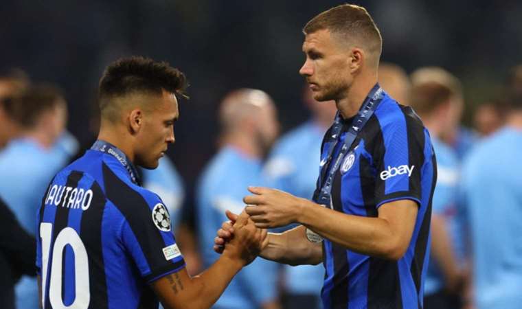 Adı Fenerbahçe ile anılıyordu.... Edin Dzeko'dan ayrılık kararı!