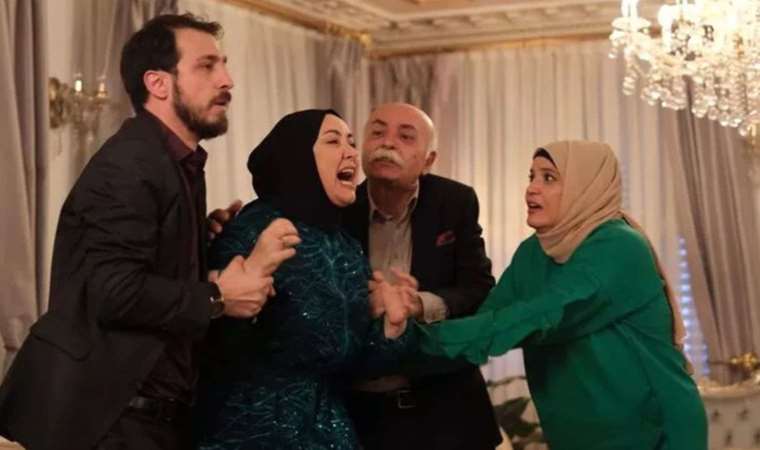 'Kızılcık Şerbeti' yapımcısından 'Atatürk rozeti sansürlendi' iddiasına yanıt