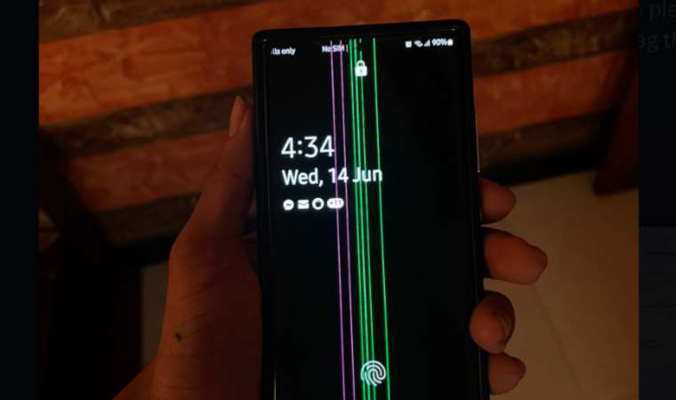iPhone'a döndü! Güncelleme sonrası Samsung telefonlar bozuldu