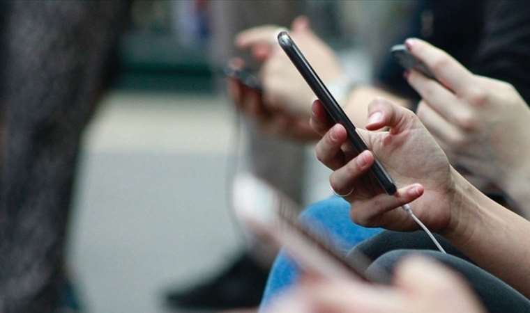 AB akıllı telefonları daha uzun ömürlü hale getiriyor