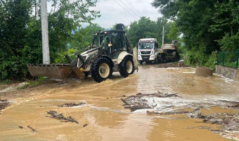 Düzce'de sağanak etkisini gösterdi: Su taşkınları meydana geldi