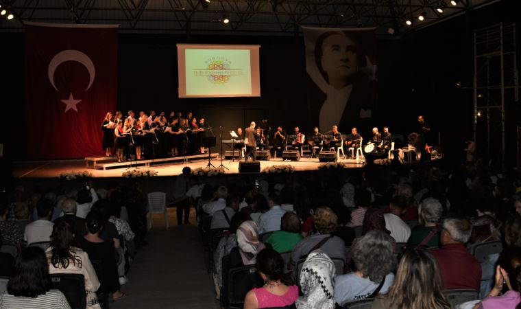 Bornova’da Halk Dansları Festivali coşkusu başladı