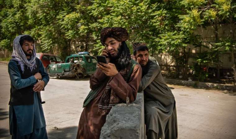 Whatsapp'tan Taliban'a engel