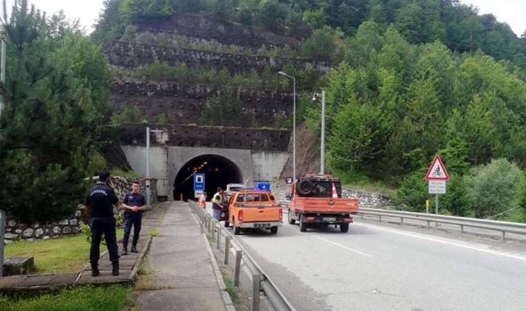 Bolu'daki tünelde korku dolu anlar... Cip bir anda alev aldı!