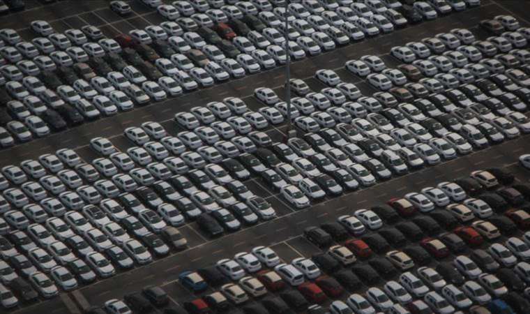 Enflasyon korkusu Türkiye'yi otomobil satışında doruğa taşıdı