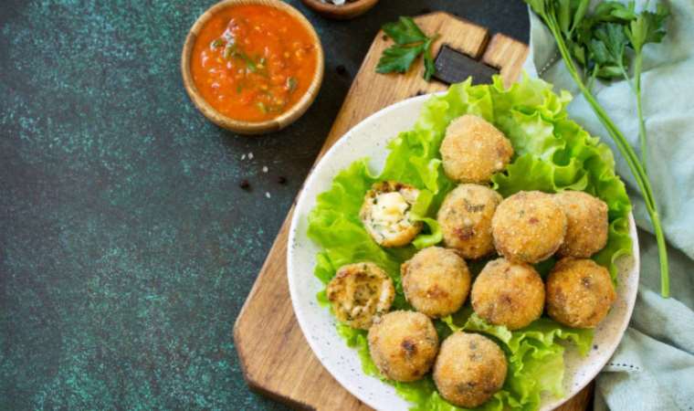 Arancini nedir? Ev yapımı İtalyan Arancini Pirinç Topları...