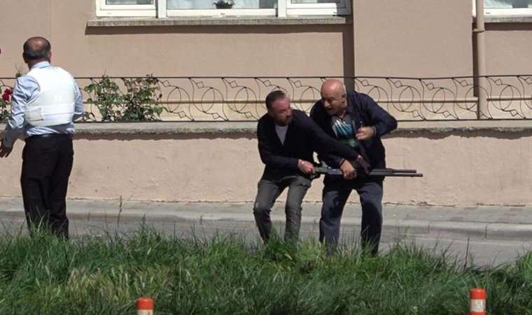 Denizli'de pompalı tüfek dehşeti: Sokak ablukaya alındı