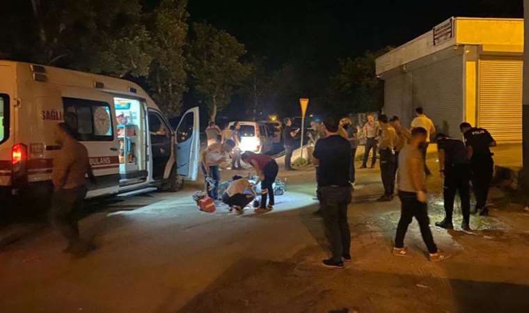 Adana'da sokak ortasında silahlı çatışma: Yoldan geçerken vurulan 5 kişiden 1'i öldü