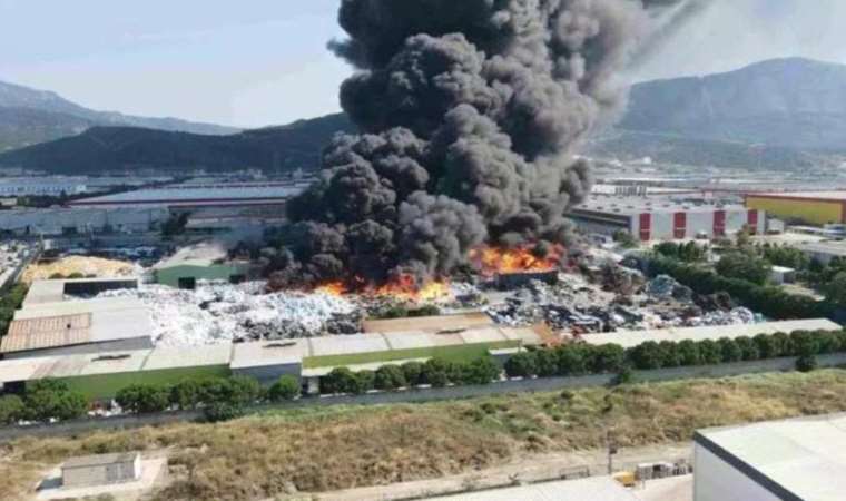 Manisa'daki fabrika yangını 19 saat sonra kontrol altına alındı