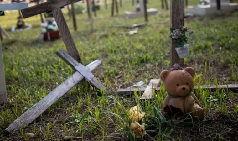 İtalya’da kürtajla alınan fetüslerin anne ismiyle gömülmesi ceza getirdi (23 Haziran 2023)