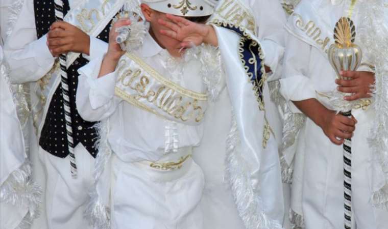 Sünnet sırasında tekbir getirilmemesini şikâyet etti