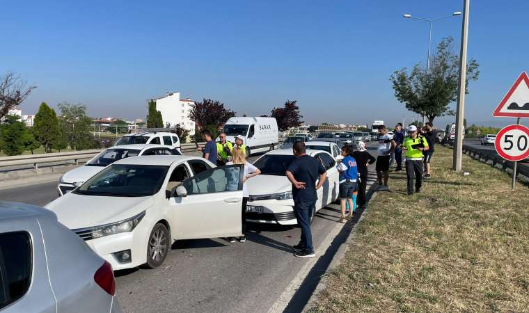 Eskişehir’de 9 araçlı zincirleme kaza; 5 yaralı