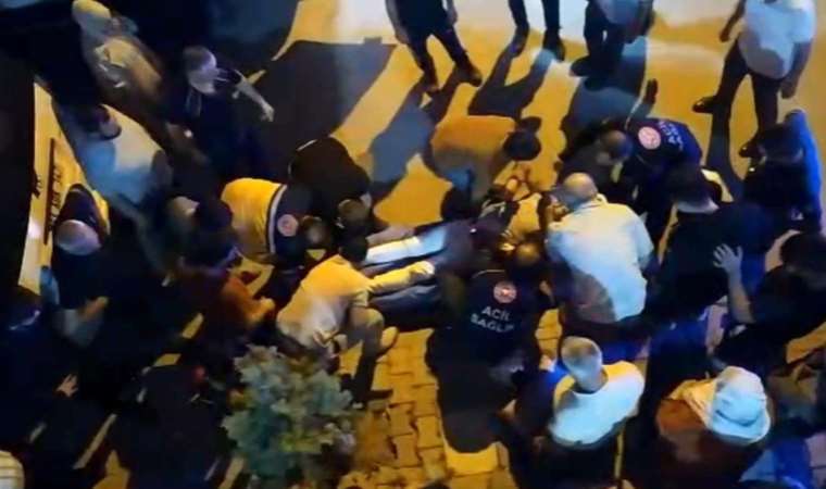 Arnavutköy'de bıçaklı kavga: Dereye sığınan yaralıyı itfaiye kurtardı