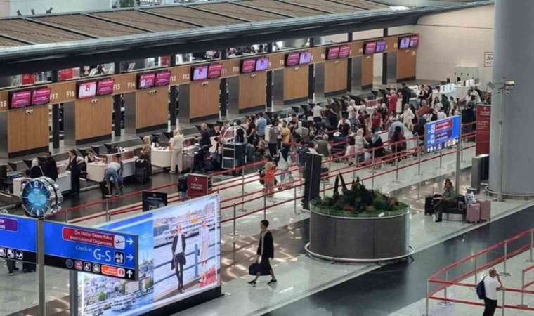 İstanbul Havalimanı’nda bayram tatilli yoğunluğu sürüyor