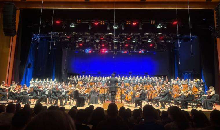 ‘Ebru’ gibi İstanbul ve Beethoven ‘9. Senfoni’