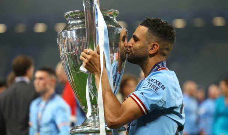 Cezayirli yıldız Riyad Mahrez'e 100 milyon Euro'luk dev teklif!