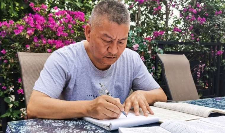 Çinli milyoner 27. kez girdiği üniversite giriş sınavını yine kazanamadı