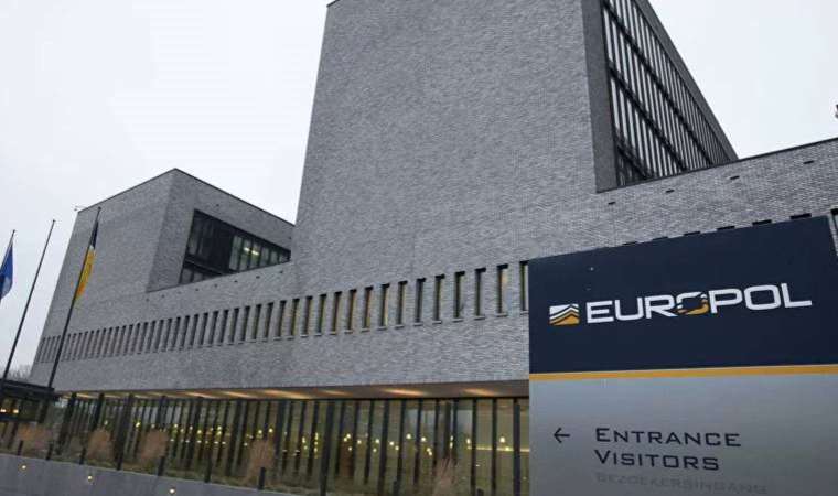 Binlerce gözaltı...