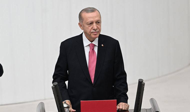 Son dakika... Erdoğan Meclis'te yemin etti: Resmen görevine başladı!
